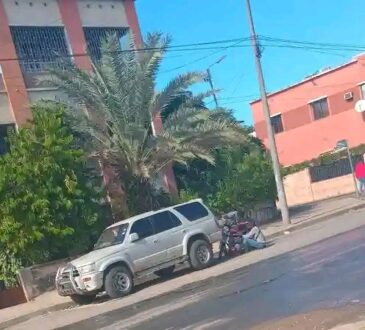 Motoqueiros vendem combustível de forma informal