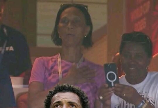 Mãe de Vozinha emociona