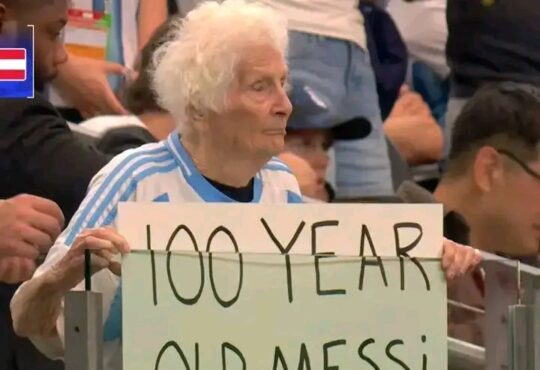 Adepto de 100 anos emociona